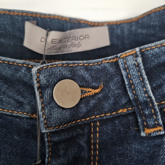 D. Exterior Made in Italy Distressed Jeans - Picture 6 of 8